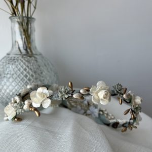 Corona de comunión Carcasona vista frontal con detalle tul